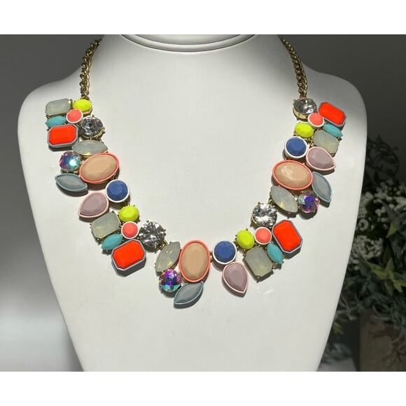 J. Crew Brûlée Neon Pastel Multicolor Fiesta Rhinestone Crystal Cluster Necklace - Picture 6 of 16